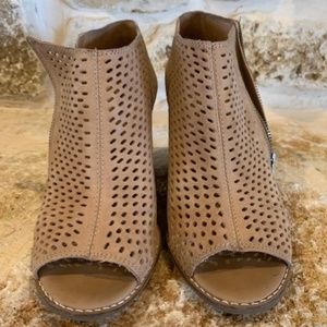 Lucky Brand ankle boots